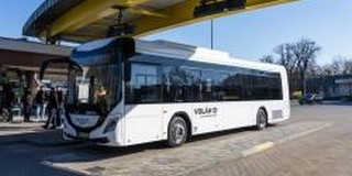 Hét új elektromos busz érkezett egy baranyai városba