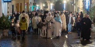 Idén is több százan csatlakoztak Pécsett a szállást kereső Szent Családhoz