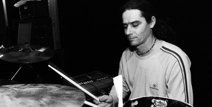 Elhunyt Bräutigam Gábor, a Kispál és a Borz dobosa Elhunyt Bräutigam Gábor, a Kispál és a Borz dobosa