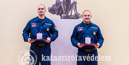 Bátorságukért tüntettek ki két baranyai tűzoltót - A jeges vízből mentettek ki egy fiatalt Bátorságukért tüntettek ki két baranyai tűzoltót - A jeges vízből mentettek ki egy fiatalt