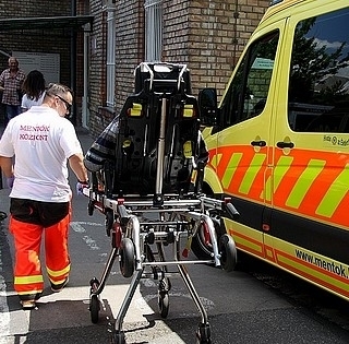 Összefutott a betörővel egy baranyai nyugdíjas, majd kétszer is újraélesztették a rendőrök