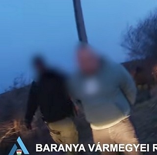 Lecsaptak a baranyai zsaruk: tíz drogdílert vontak ki a forgalomból - Videó!