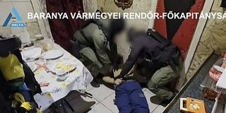 Újabb három baranyai drogdílerre törték rá az ajtót a kommandósok - Videó!