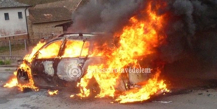 Hatalmas lángokkal égett egy autó Baranyában Hatalmas lángokkal égett egy autó Baranyában