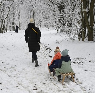 Nem viccel az időjárás: nagyon durva front hoz viharos szelet és havazást