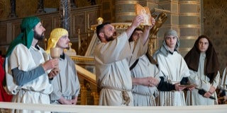 Zsúfolásig megtöltötte a közönség a székesegyházat a passiójáték bemutatóján