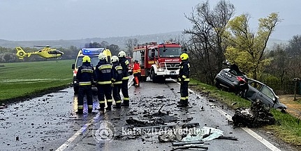 Tragikus balesetben meghalt egy autó vezetője a 6-oson, Pécs közelében Tragikus balesetben meghalt egy autó vezetője a 6-oson, Pécs közelében