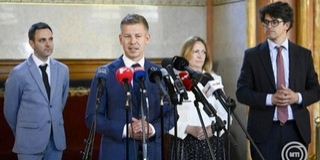 Magyar Péter megnevezte kormánya hét miniszterét,s további minisztériumokat is bejelentett