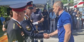 Dobogóra állhatott a baranyai lánglovag a tűzoltók erőpróbáján