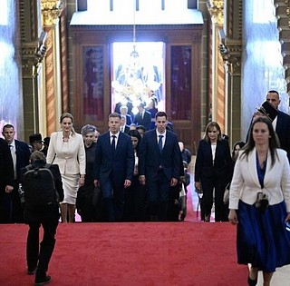 Megkezdődött az Országgyűlés alakuló ülése, ma esküt tesz Magyar Péter