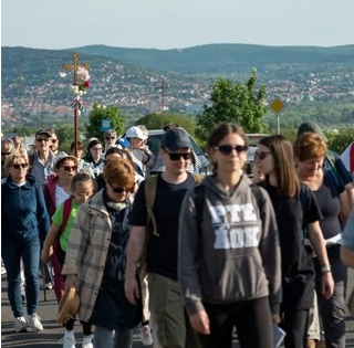Őseink hitével, Jézus békéjével Máriára tekintve – A békéért keltek útra baranyai zarándokok