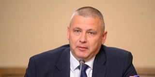 Ruszin-Szendi Romulusz: nem állítjuk vissza a hadkötelezettséget