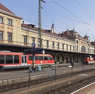 Majd' egy hónapon át pótlóbuszok szállítják az utasokat a pécsi fővonal egy szakaszán