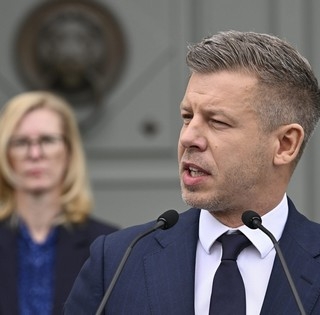 Magyar Péter bejelentette, hogyan kívánják eltávolítani a köztársasági elnököt