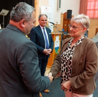 A Pécsi Egyházmegye pedagógusait köszöntötték - Életműdíjakat is átadtak