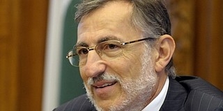 MSZP: a kormány autója szembe megy a forgalommal