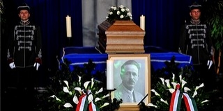 Keresik a megoldást Nyirő József hamvainak Erdélybe szállítására