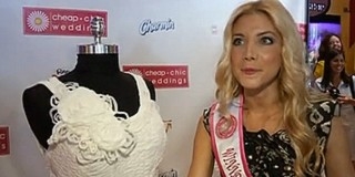 Menyasszonyi vécépapírruha-verseny a költséghatékonyság jegyében