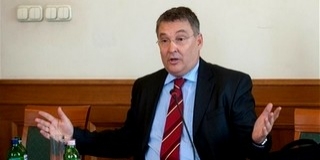 Vádat emeltek Juhász Ferenc volt honvédelmi miniszter ellen