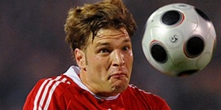 Buzsáky Ákos a Portsmouth-ban folytatja