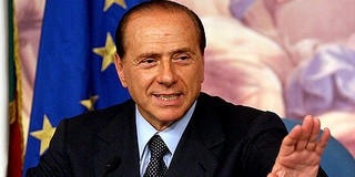 Magyar színekben indulna Berlusconi?