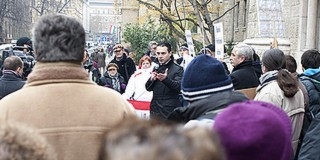 Vona Gábor a bíróságok függetlenségéért demonstrált