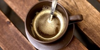 Valóban serkenti a memóriát a koffein? Valóban serkenti a memóriát a koffein?