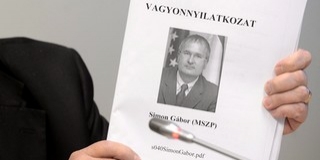 Rogán: Simon a számláján levő pénzt csak megőrzésre kapta