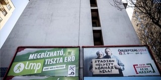 Aki kiragasztotta, köteles is (lenne) eltávolítani a plakátokat