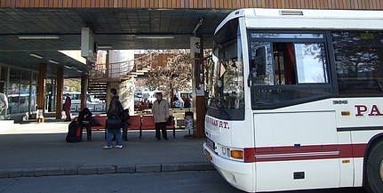 Már biztosan nem lesz sztrájk, béremelést és egyszeri juttatást is kapnak a buszsofőrök