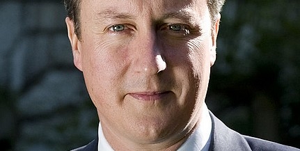 Cameron többségi konzervatív kormányt alakít