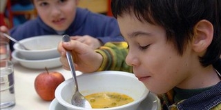 Csaknem 142 ezer gyerek kap meleg ételt a nyáron