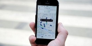 Taxisblokádba kezdtek Franciaországban az Uber ellen