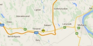 Árokba csúszott egy autó az 57-esen Szajknál