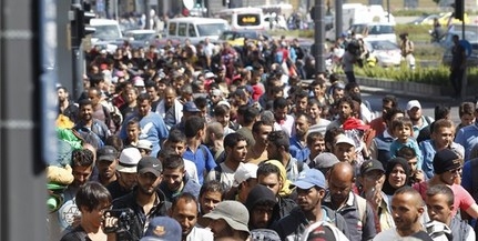 Több száz migráns elindult a Keleti pályaudvarról Több száz migráns elindult a Keleti pályaudvarról