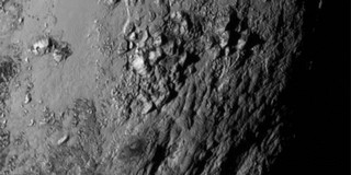 Megkezdte a Plutóról gyűjtött adatok tömeges továbbítását a New Horizons