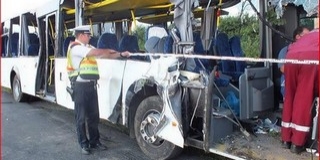 Tömegszerencsétlenség okozásával vádolják a Pécsről indult, balesetező autóbusz vezetőjét