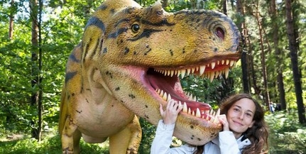 Átadták Magyarország legnagyobb dinoszauruszparkját