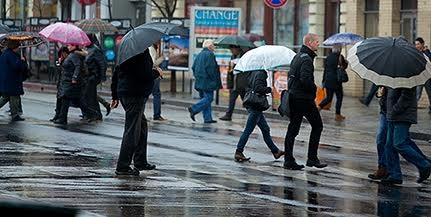 Esővel és lehűléssel érkezik a hidegfront hétvégére