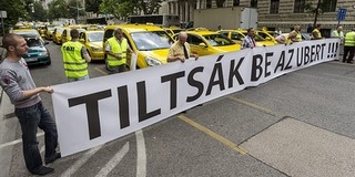 Vasárnap leáll Budapesten a taxisok ellensége, az Uber