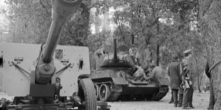 Száz éve vetették be az első tankokat Száz éve vetették be az első tankokat