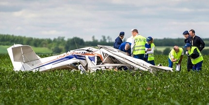 Földbe csapódott egy repülőgép Gödöllőnél, többen meghaltak