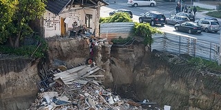 Durva: mélygarázsba dőlt egy ház Debrecenben