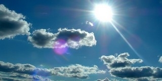 Néhol napos, máshol felhős lesz az idő elsején