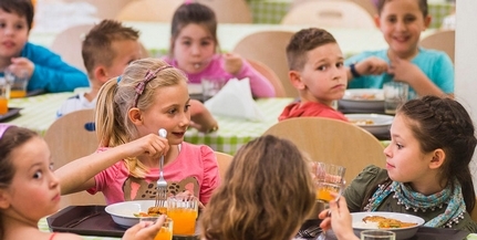 Először kaptak ingyen enni a rászorulók őszi szünetben