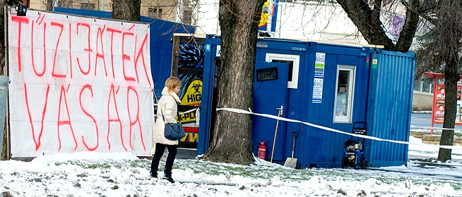 Szabad a vásár: Baranyában is mindent beszerezhetünk a házi tűzijátékhoz