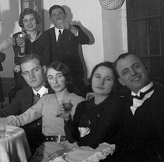 Ima és mulatozás: ilyen volt a szilveszter a századfordulón, jól kirúgtak a hámból