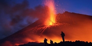 Nyolc hónap után kitört az Etna kedden éjjel Nyolc hónap után kitört az Etna kedden éjjel