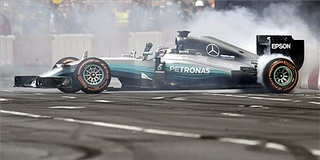 Újdonsült F1-es futamgyőztes körözött Budapesten Újdonsült F1-es futamgyőztes körözött Budapesten