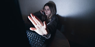 Minden második gyereket veszély fenyeget az interneten